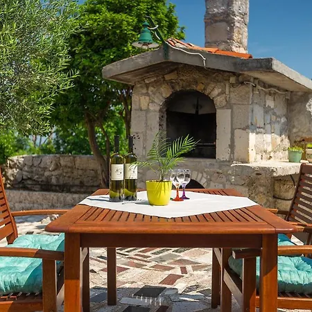 Hill 12 Labin (Istria)